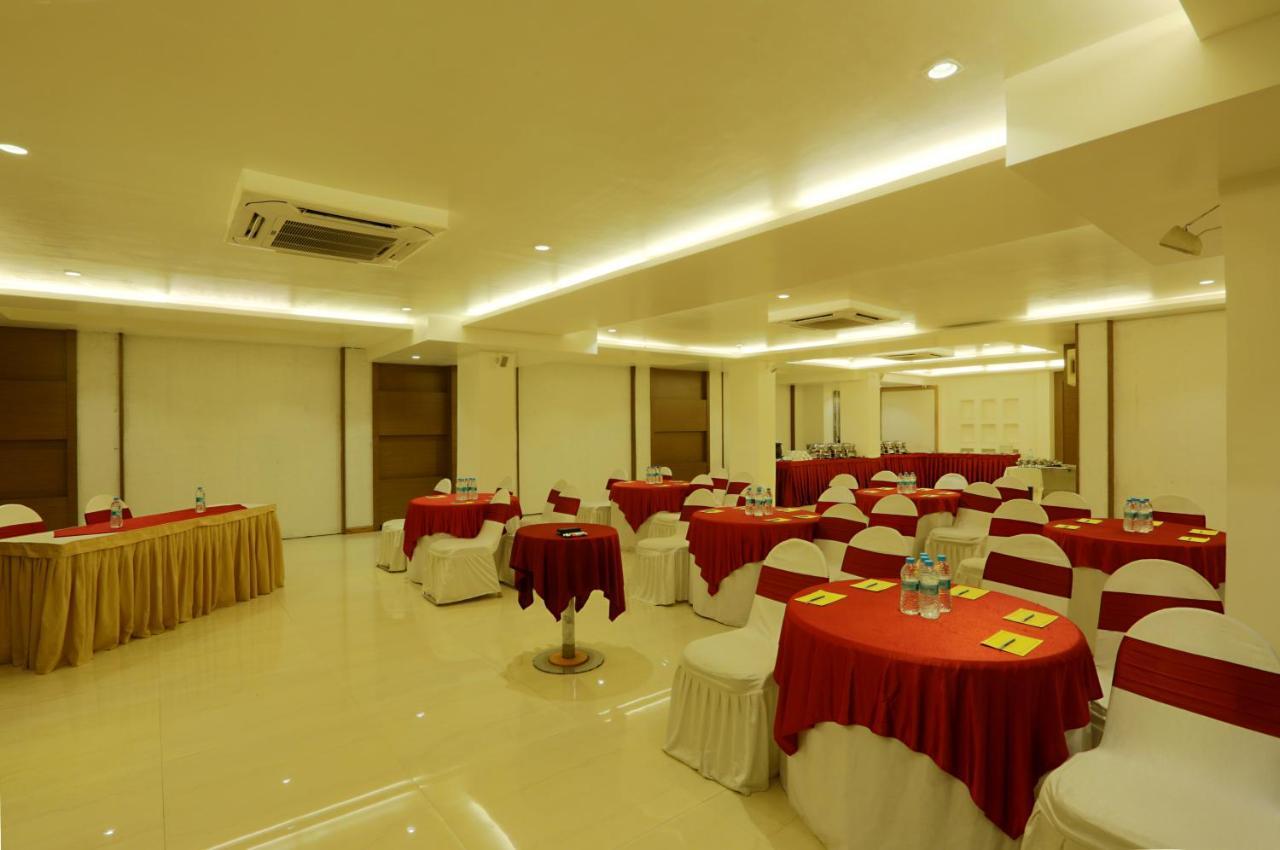 Hotel The Manor - A Boutique Hotel Jorhat Bagian luar foto