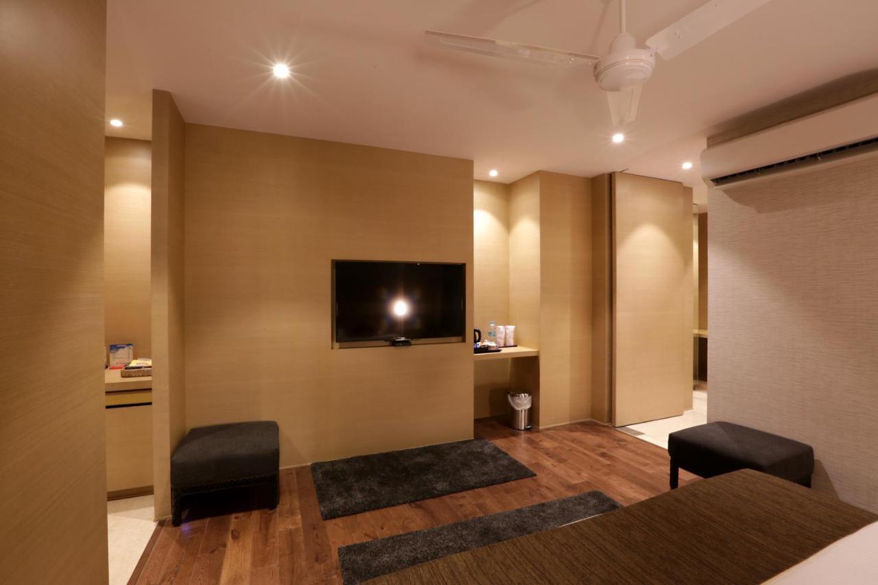 Hotel The Manor - A Boutique Hotel Jorhat Bagian luar foto