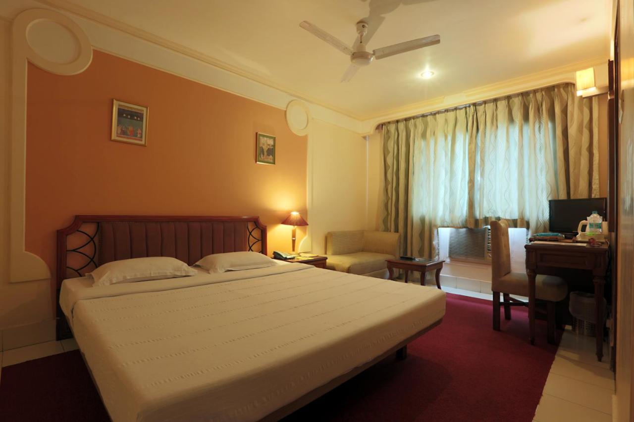 Hotel The Manor - A Boutique Hotel Jorhat Bagian luar foto