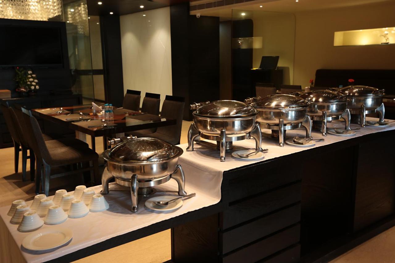 Hotel The Manor - A Boutique Hotel Jorhat Bagian luar foto