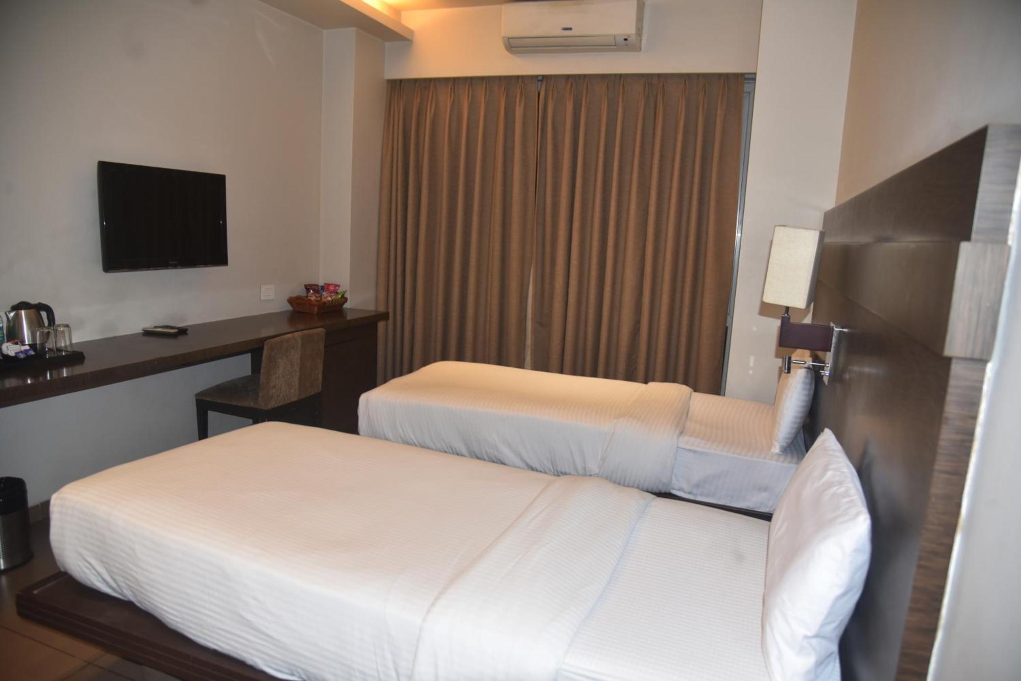 Hotel The Manor - A Boutique Hotel Jorhat Bagian luar foto