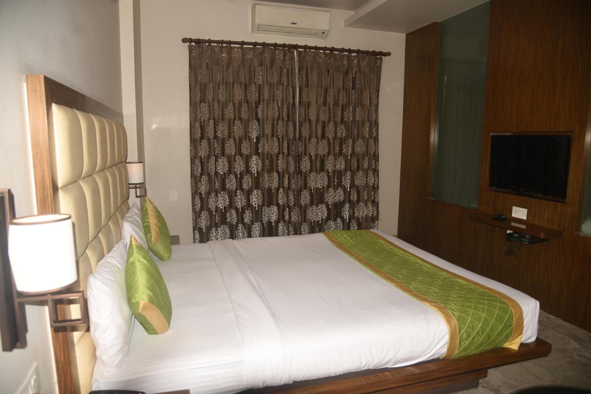 Hotel The Manor - A Boutique Hotel Jorhat Bagian luar foto